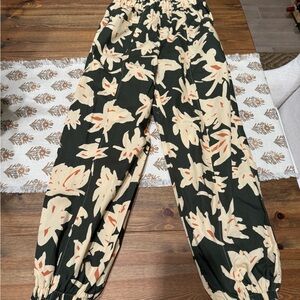Zara printed paper bag style pants size XS